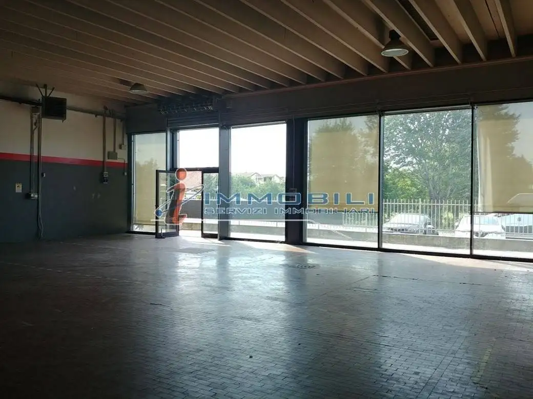 Palazzo - Edificio in affitto a Cambiago