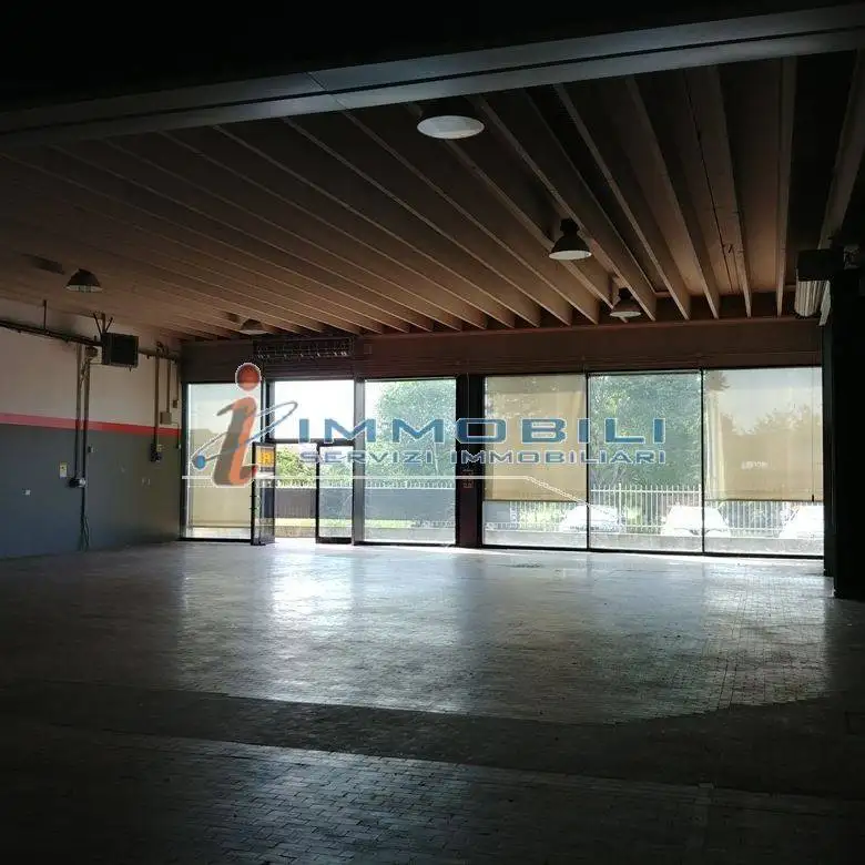 Palazzo - Edificio in Affitto - foto 3