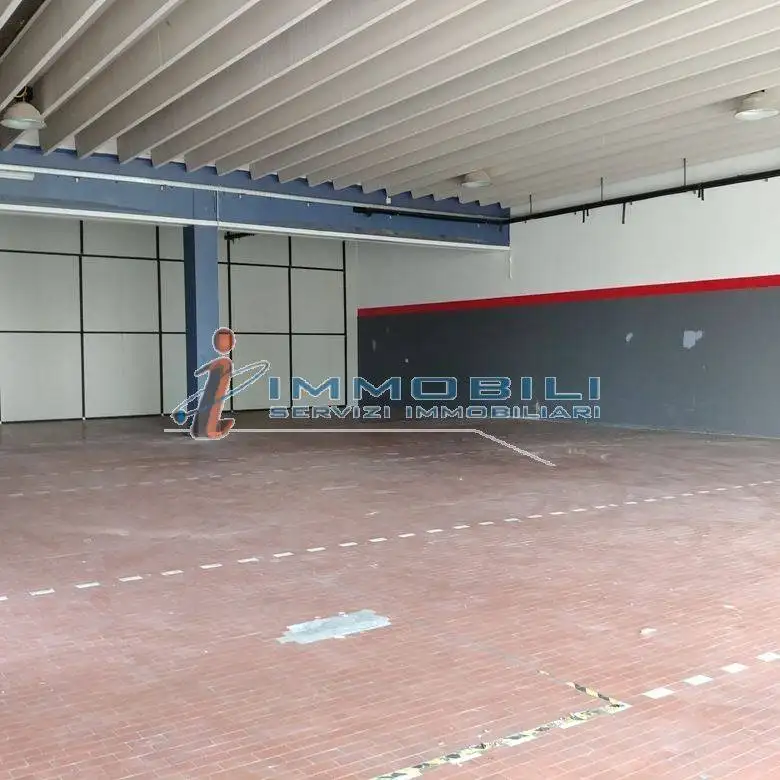 Palazzo - Edificio in Affitto - foto 5