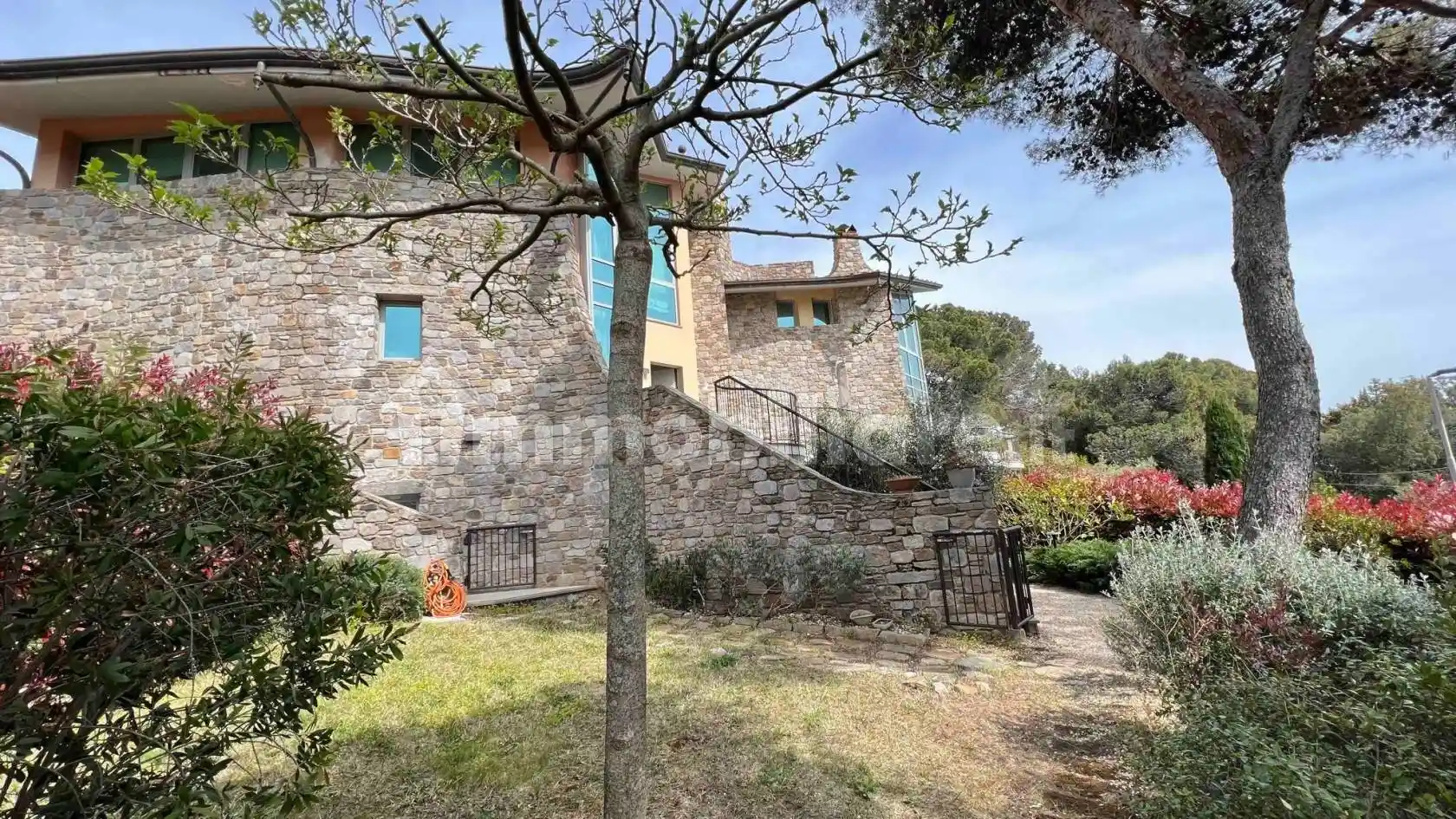Casa indipendente in vendita a Livorno