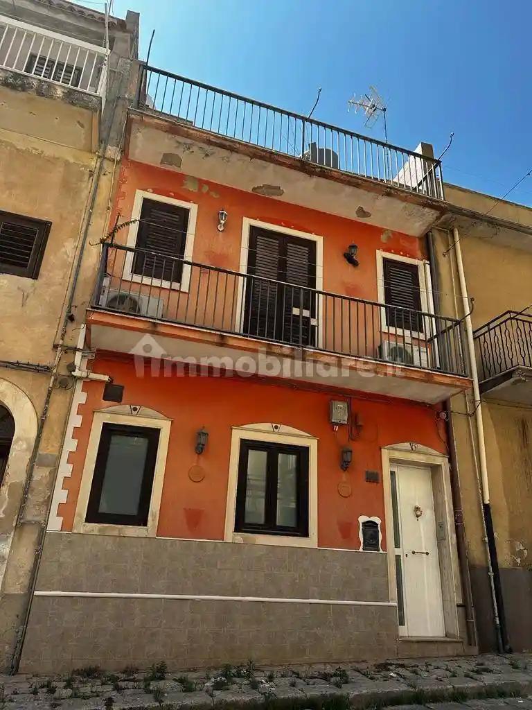 Casa indipendente in vendita a Ragusa