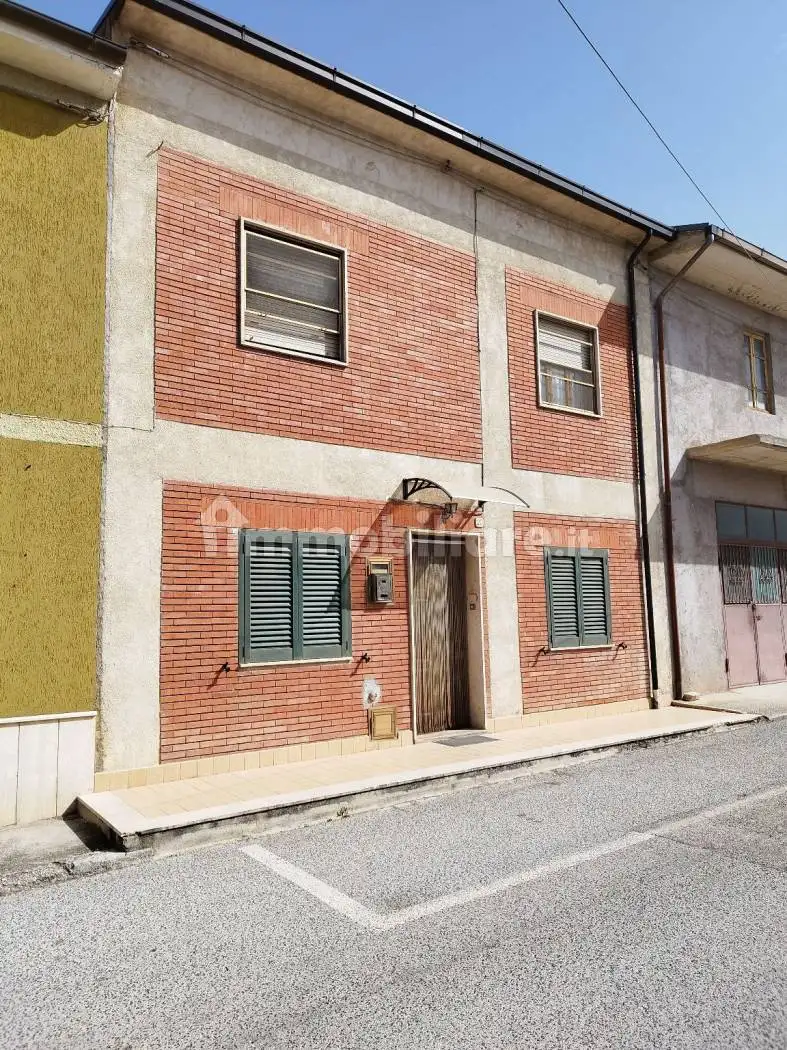 Casa indipendente in vendita a Aielli