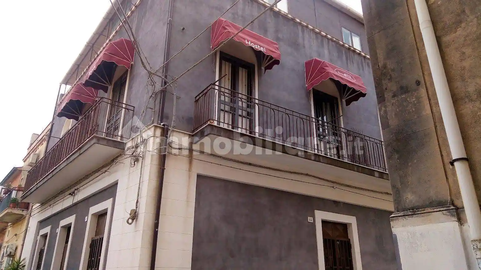 Palazzo - Edificio in vendita a Catania