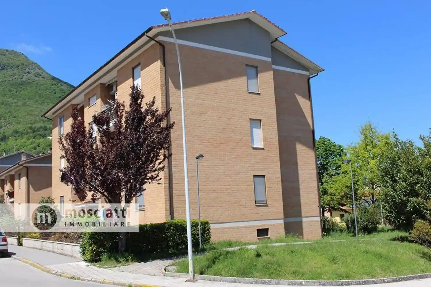 Appartamento in vendita a Esanatoglia