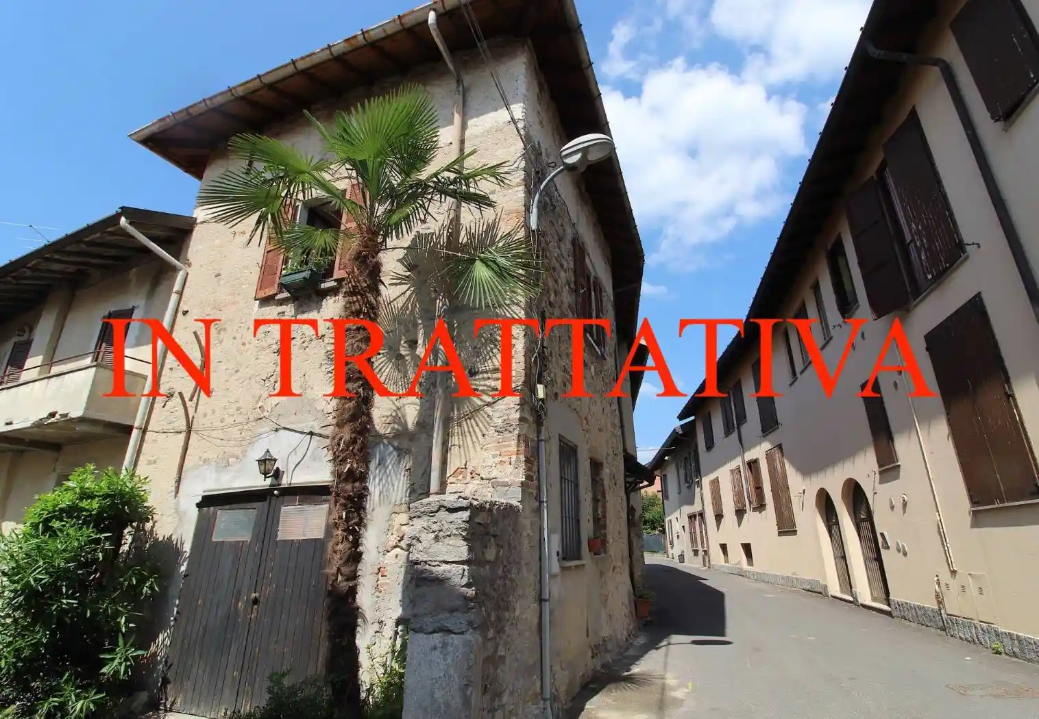 Casa indipendente in vendita a Buguggiate