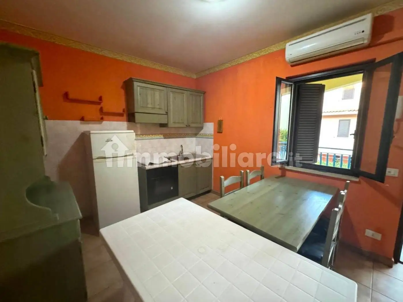 Trilocale ottimo stato, piano terra, Villaggio Le Roccelle, Borgia - foto 2