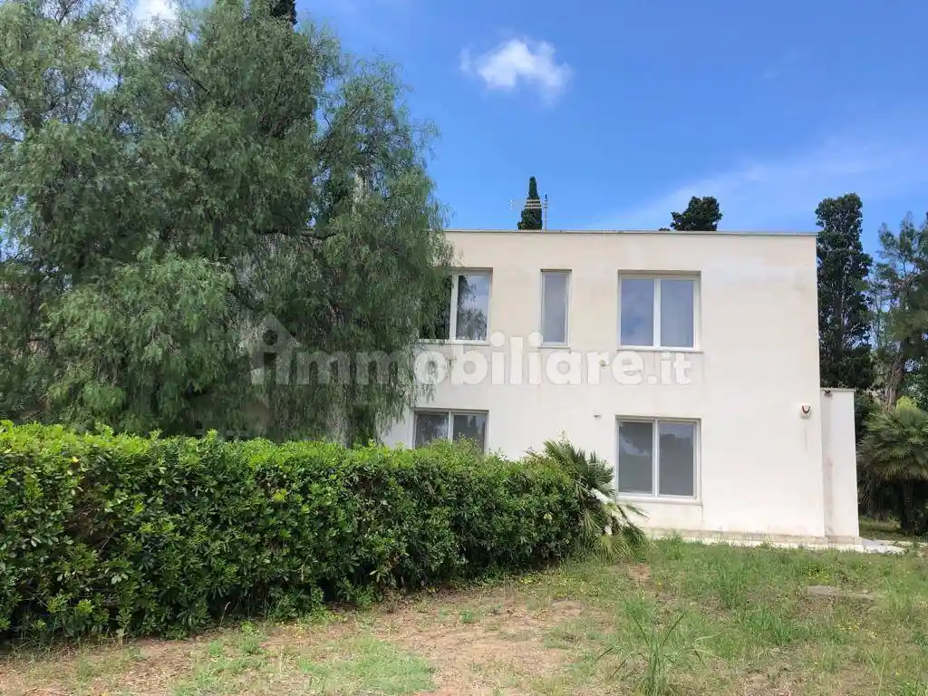 Villa in affitto a Brindisi