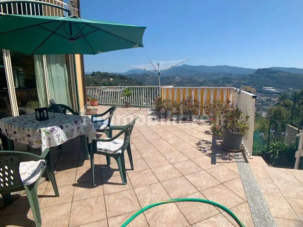 Casa indipendente in vendita a Camporosso