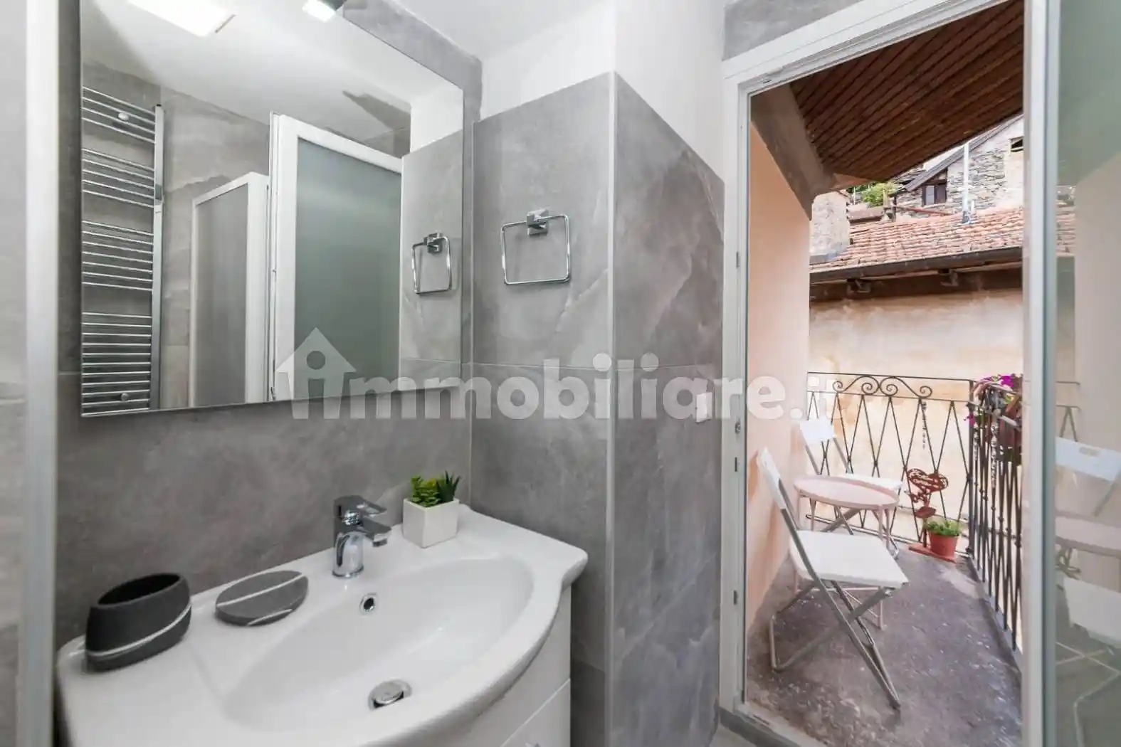 Terratetto unifamiliare via Alfredo Cuccuini 13, Maccagno, Maccagno con Pino e Veddasca - foto 4