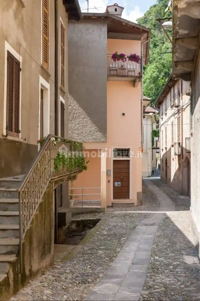 Terratetto unifamiliare via Alfredo Cuccuini 13, Maccagno, Maccagno con Pino e Veddasca - foto 5