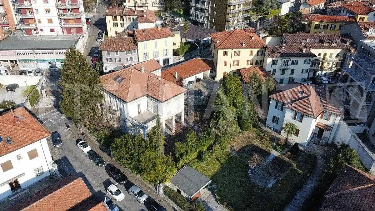 Villa in vendita a Como
