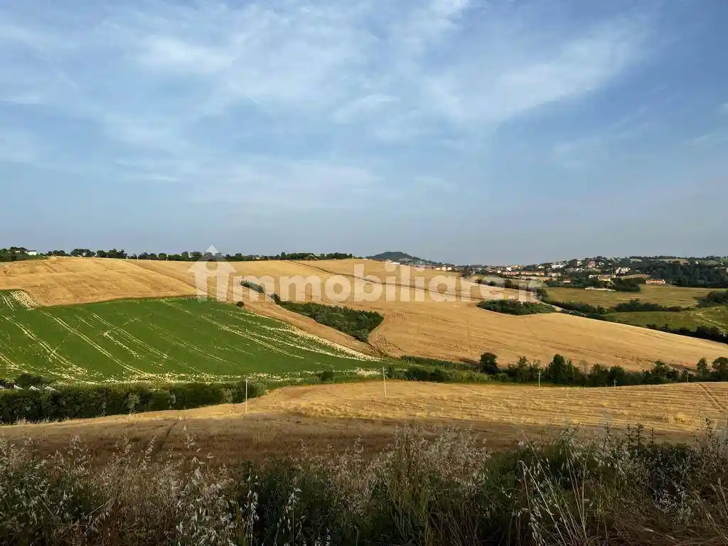 Villa in vendita a Agugliano