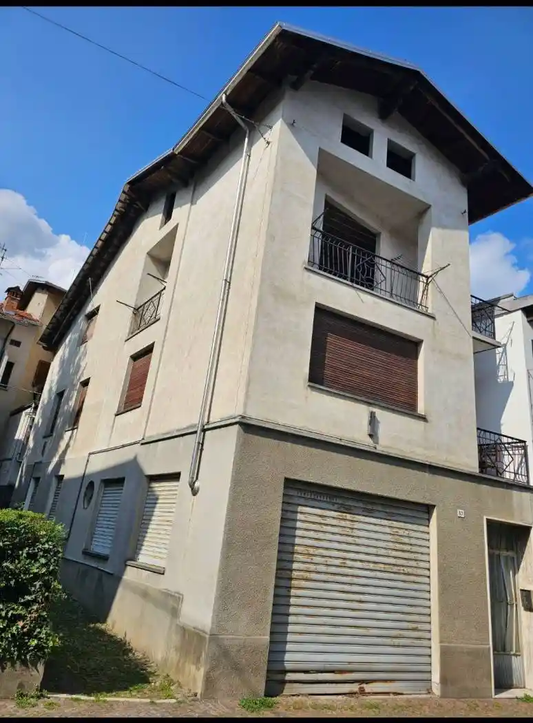 Palazzo - Edificio in vendita a Coggiola