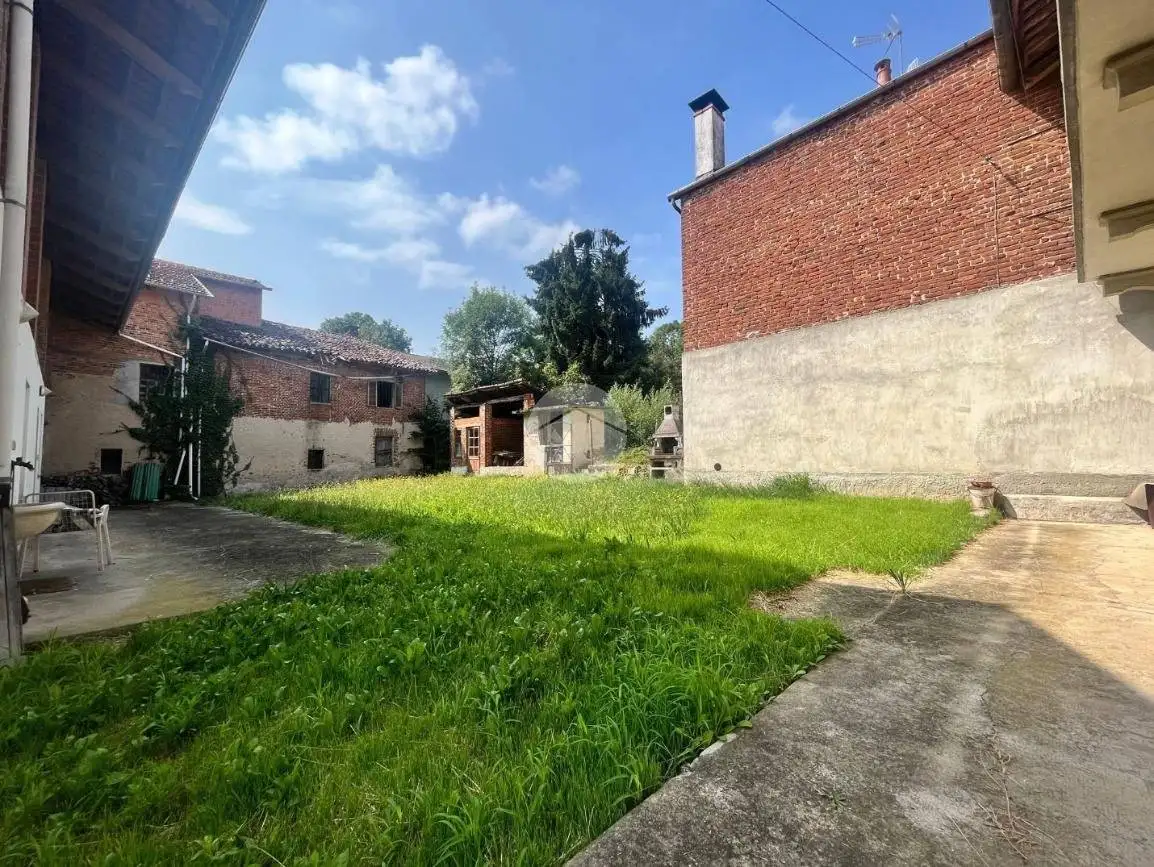 Casa indipendente in vendita a Benna