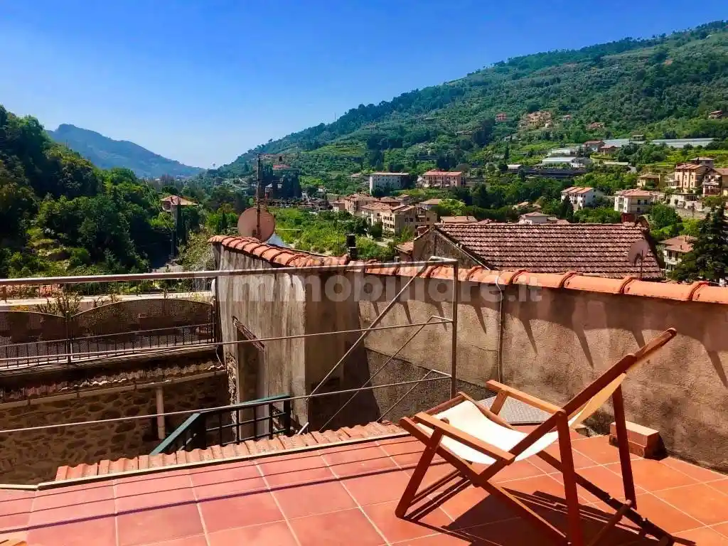 Appartamento in vendita a Dolceacqua