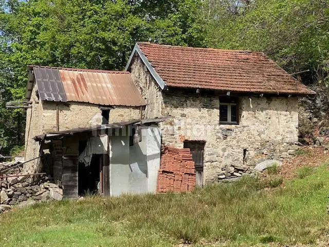 Rustico - Casale in vendita a Tronzano Lago Maggiore