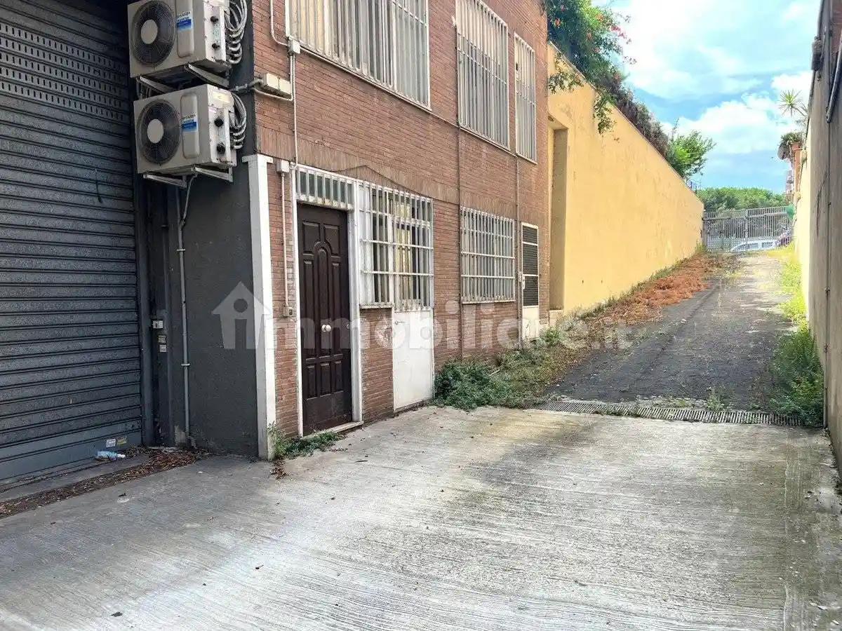 Palazzo - Edificio via Rocca di Papa 21, Colli Albani, Roma - foto 5