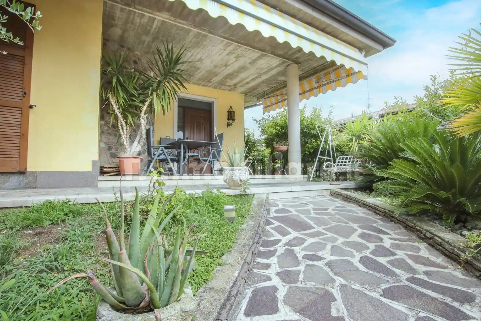 Villa in vendita a Peschiera del Garda
