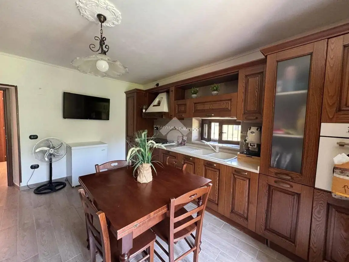 Casa indipendente in vendita a Giffoni Sei Casali