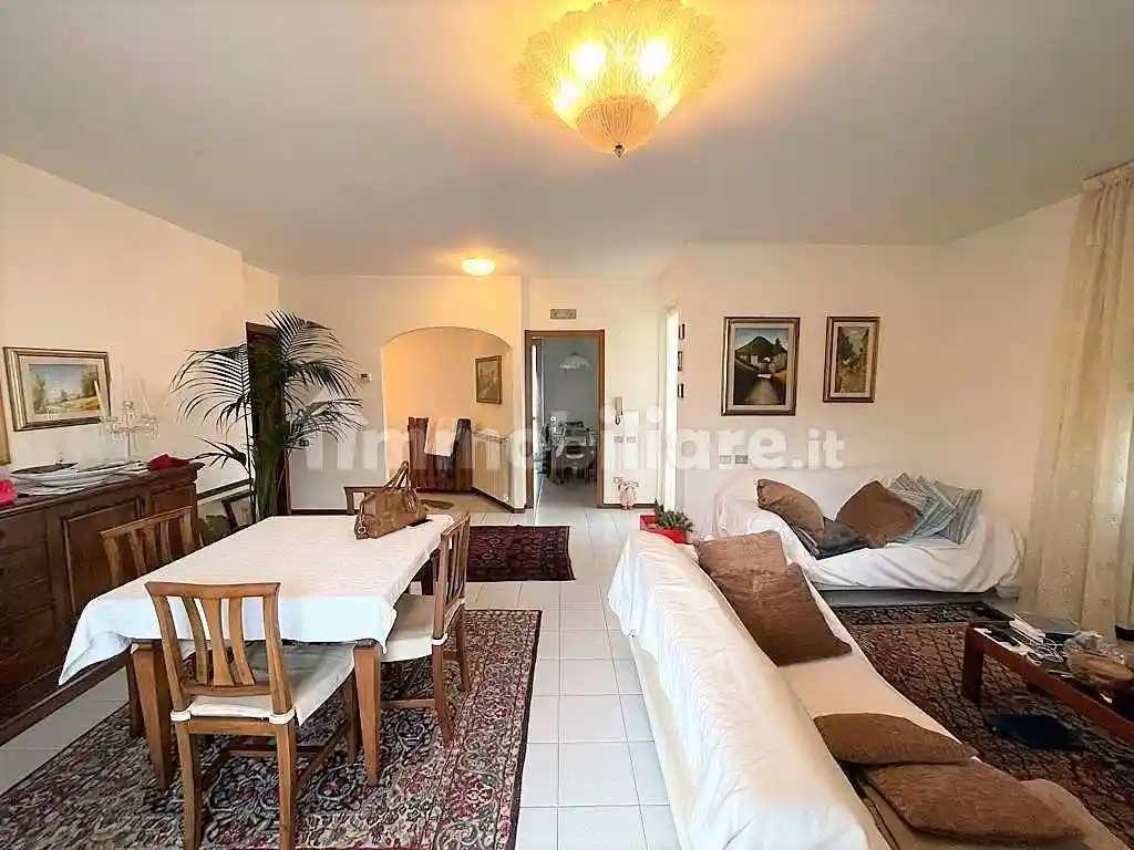 Villetta a schiera in vendita a Massa