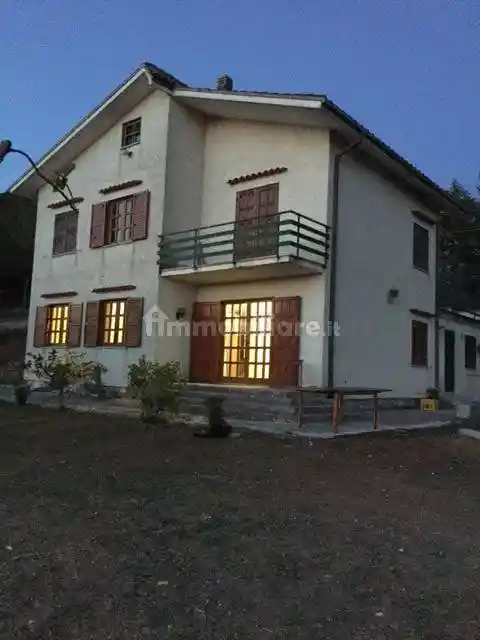 Villa in vendita a Rocca Sinibalda