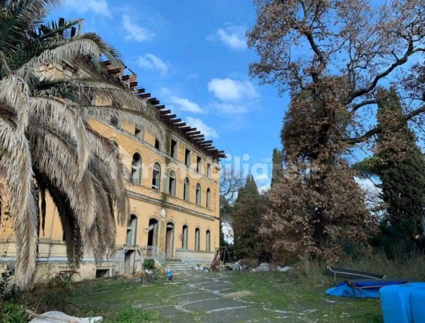 Palazzo - Edificio in vendita a Grottaferrata