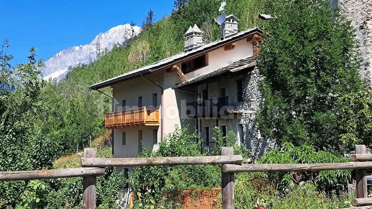 Rustico - Casale in vendita a La Salle