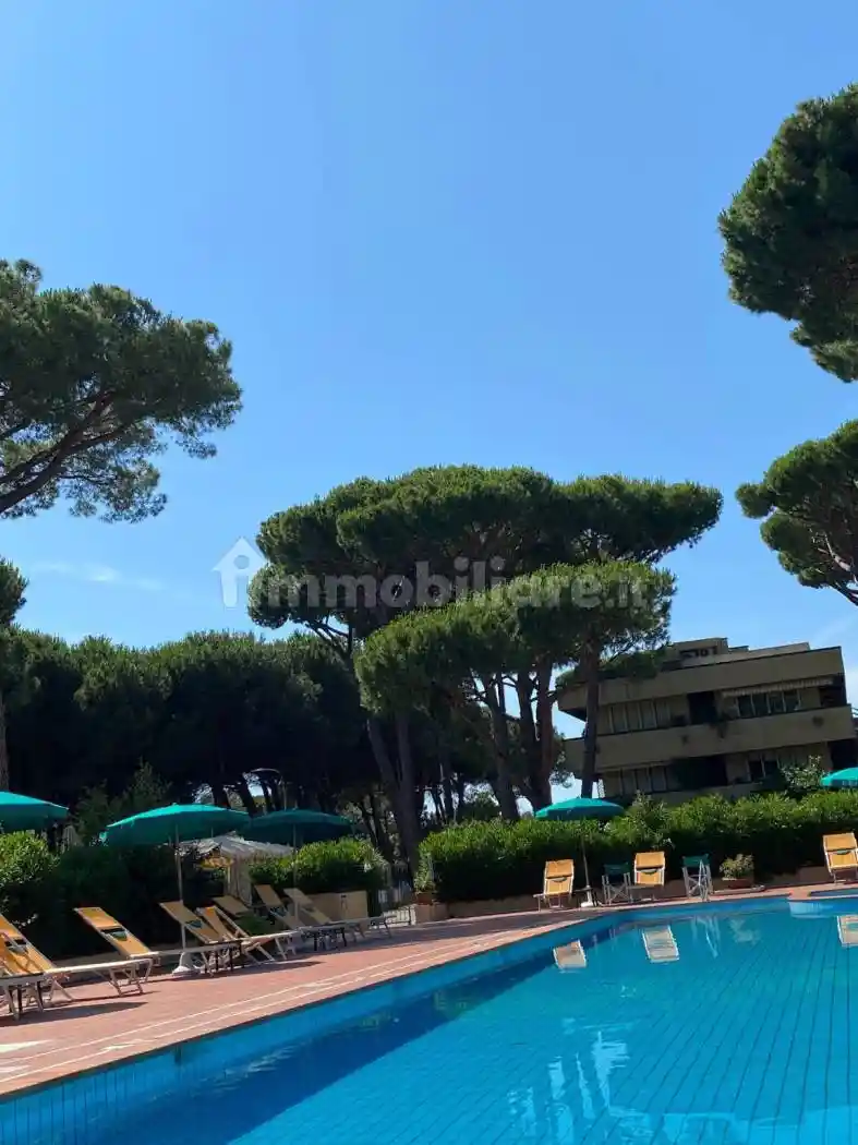 Appartamento in vendita a Montignoso