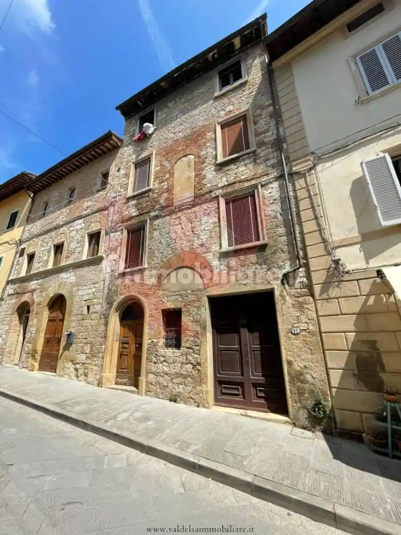 Casa indipendente in vendita a Colle di Val d'Elsa