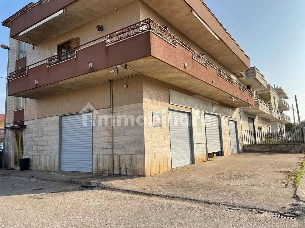 Palazzo - Edificio in vendita a Mondragone