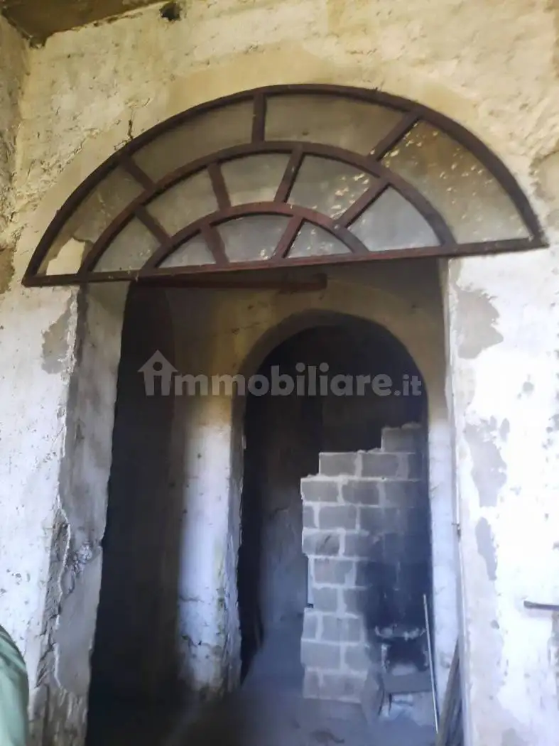 Palazzo - Edificio in vendita a Visciano