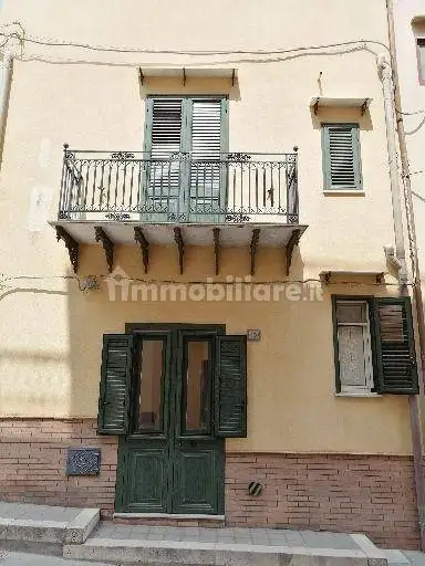 Casa indipendente in affitto a Trabia