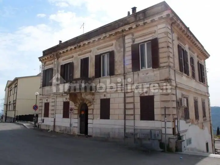 Palazzo - Edificio in vendita a Torrita Tiberina