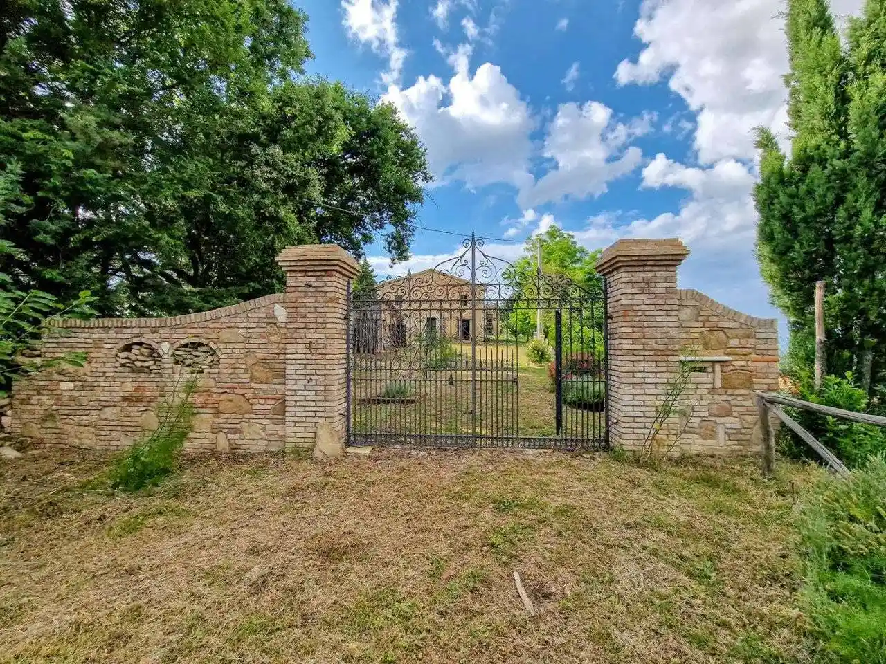 Rustico - Casale in vendita a Urbino