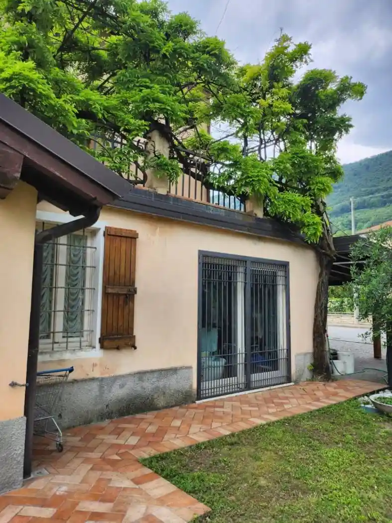 Villa in vendita a Brescia