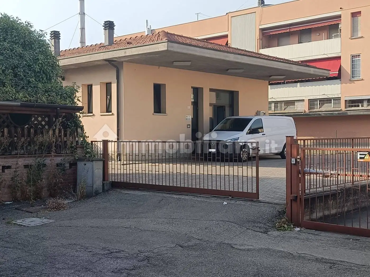 Palazzo - Edificio in vendita a Dozza