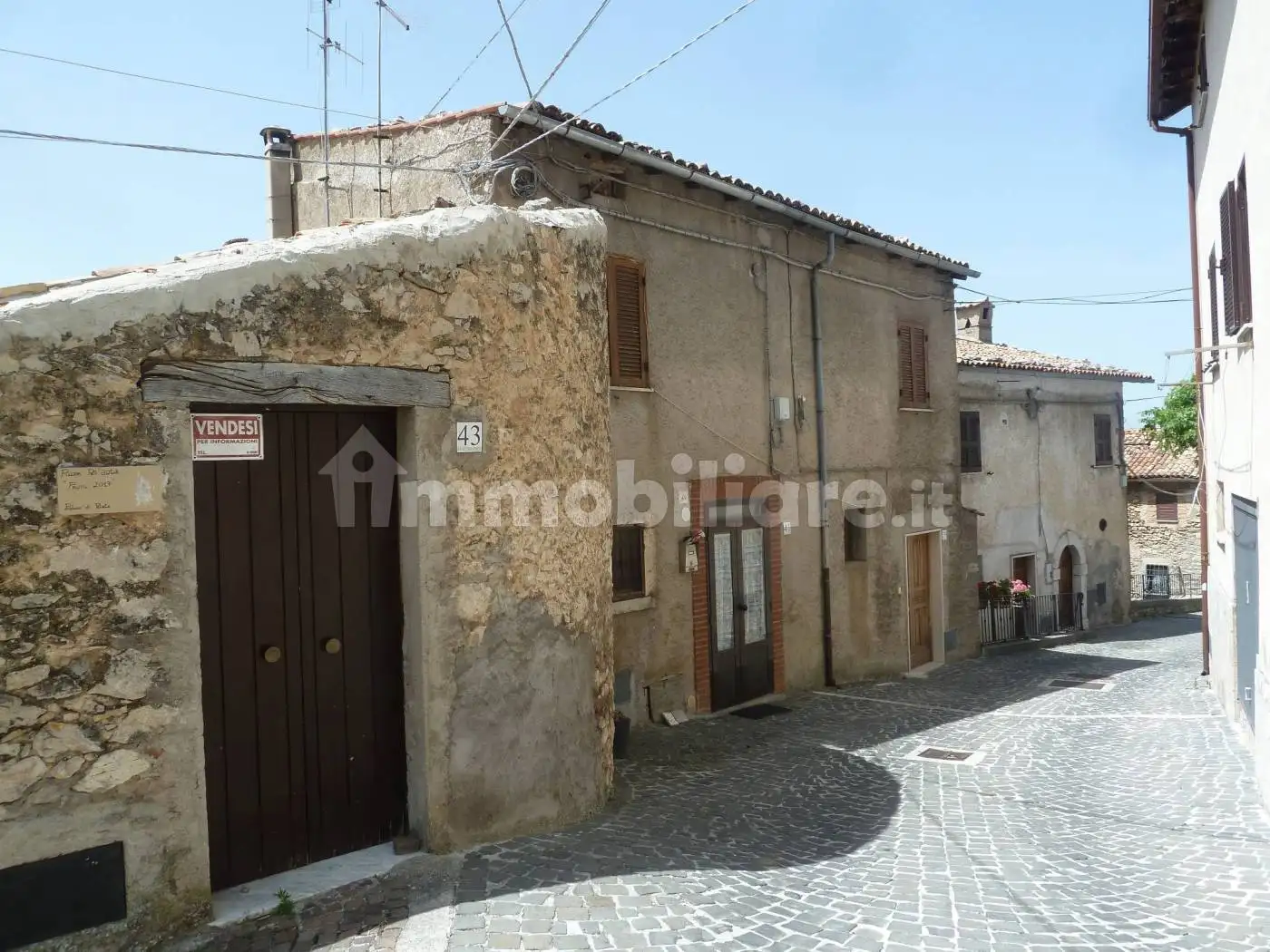 Casa indipendente in vendita a Pereto