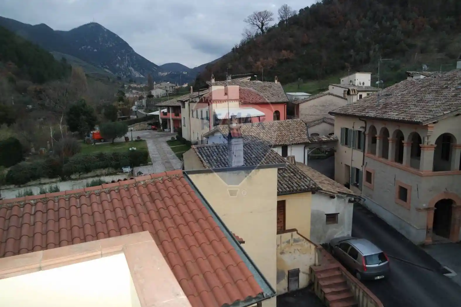 Terratetto plurifamiliare 85 m², ottimo stato, Vescia, Belfiore, Scanzano, Foligno - foto 2