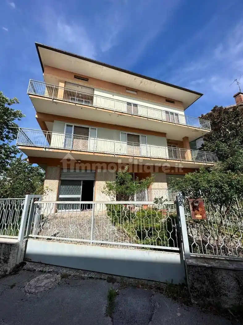 Villa in vendita a Cupramontana