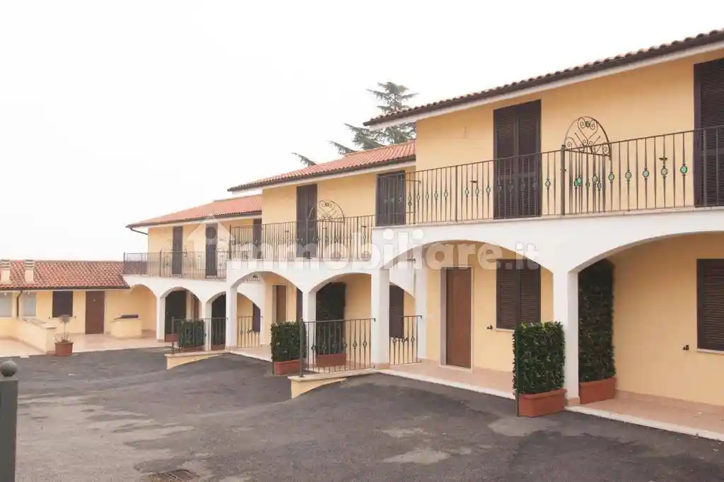 Villa in vendita a Fabrica di Roma