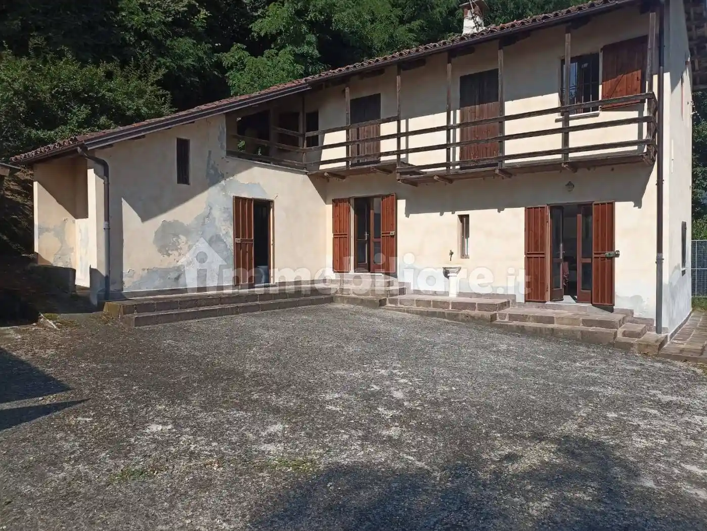 Villa in vendita a Revello