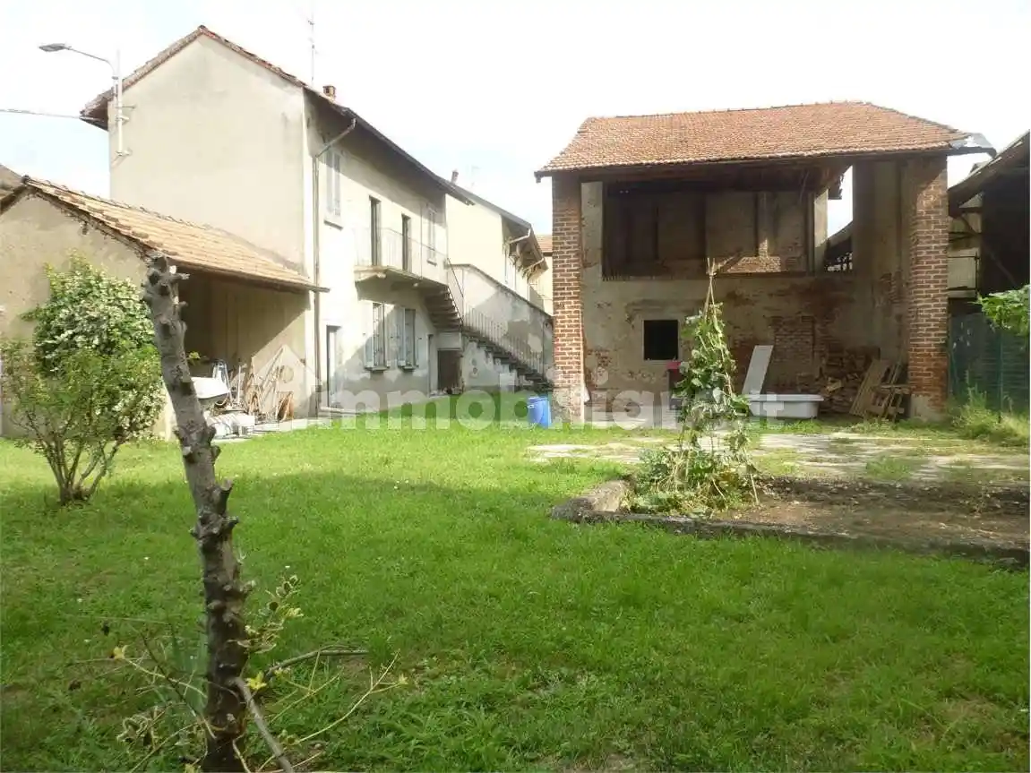 Casa indipendente in vendita a Robecco sul Naviglio