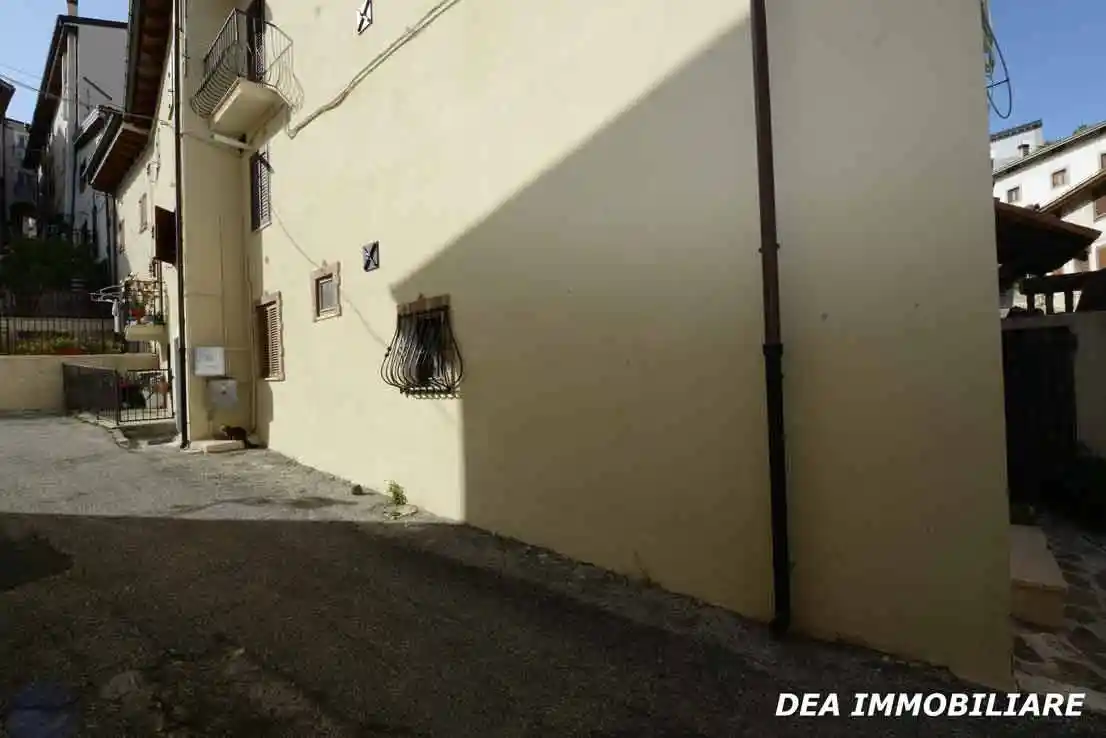 Trilocale via Costa della Fonte, Centro, Ovindoli - foto 2