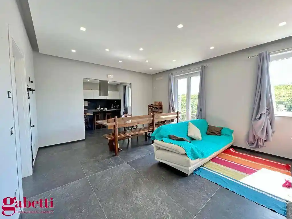 Villa in vendita a La Morra