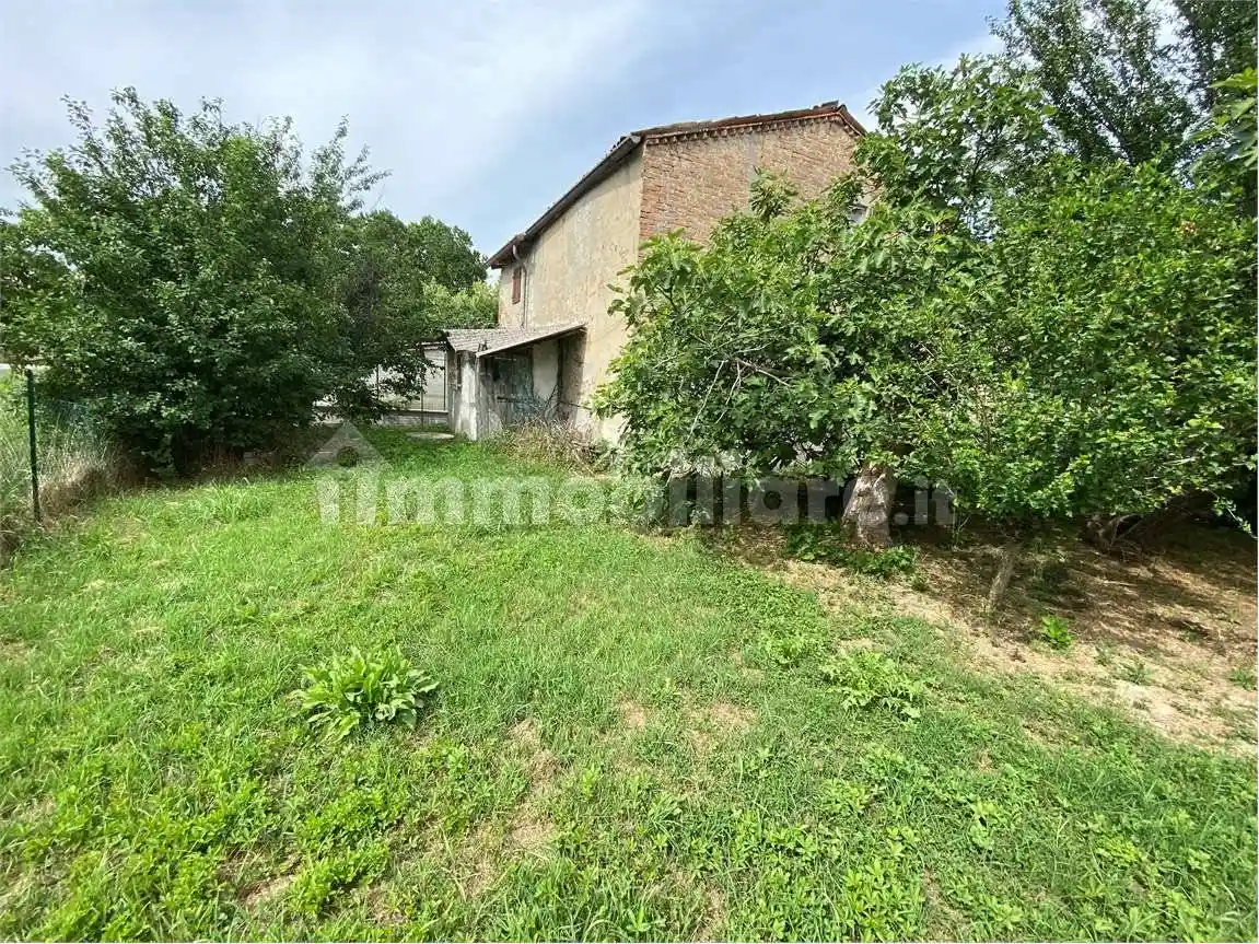 Rustico - Casale in vendita a Rottofreno