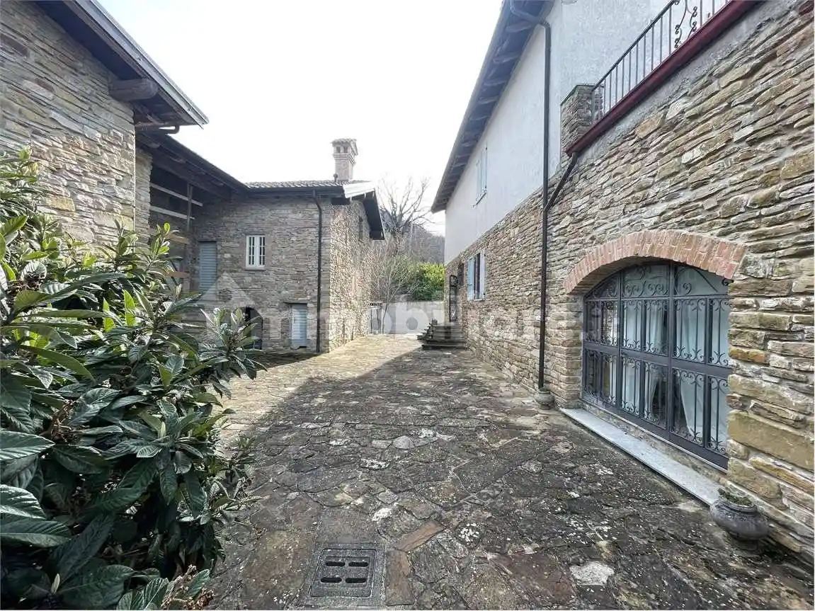 Rustico - Casale in vendita a Travo