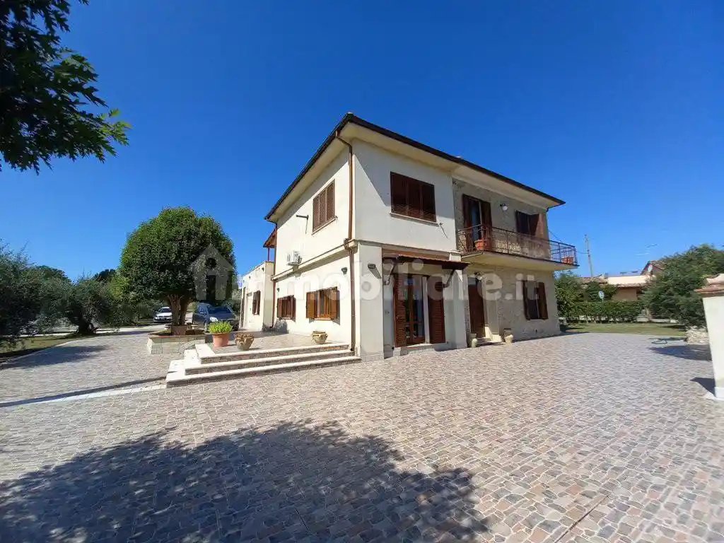 Villa in vendita a Castiglione del Lago