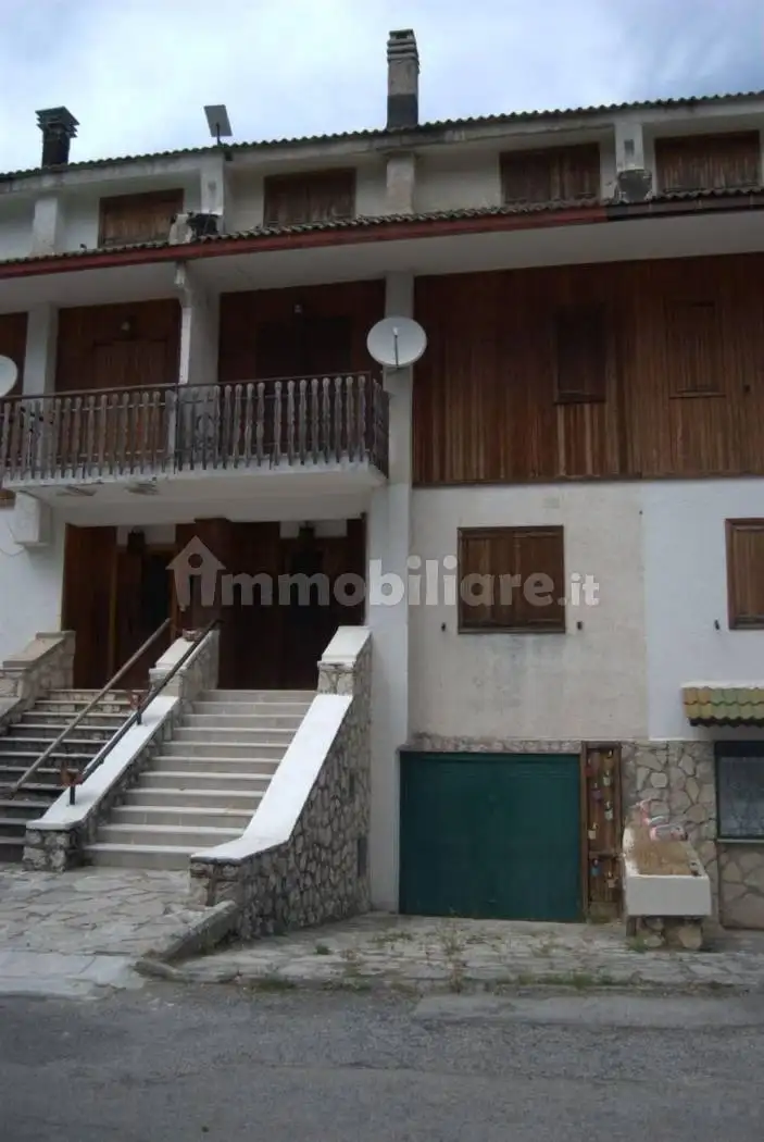 Villetta a schiera in vendita a Pescasseroli