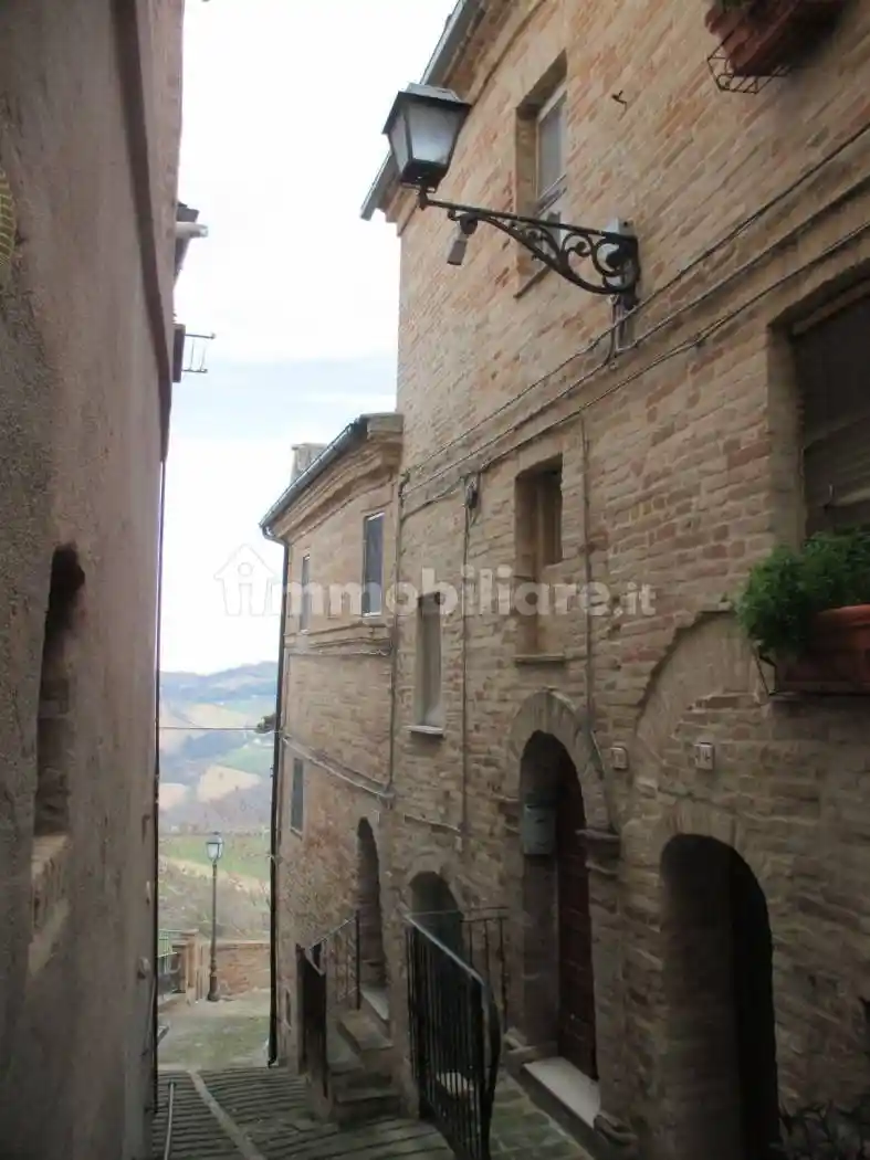 Palazzo - Edificio in vendita a Petritoli