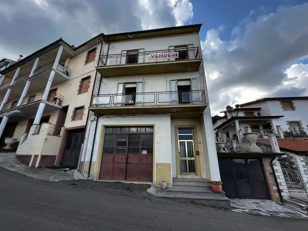 Casa indipendente in vendita a Castell'Azzara